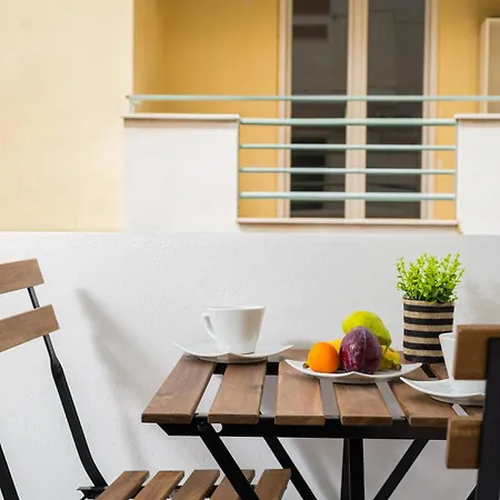 Apartment Makas Promenade Modern In *